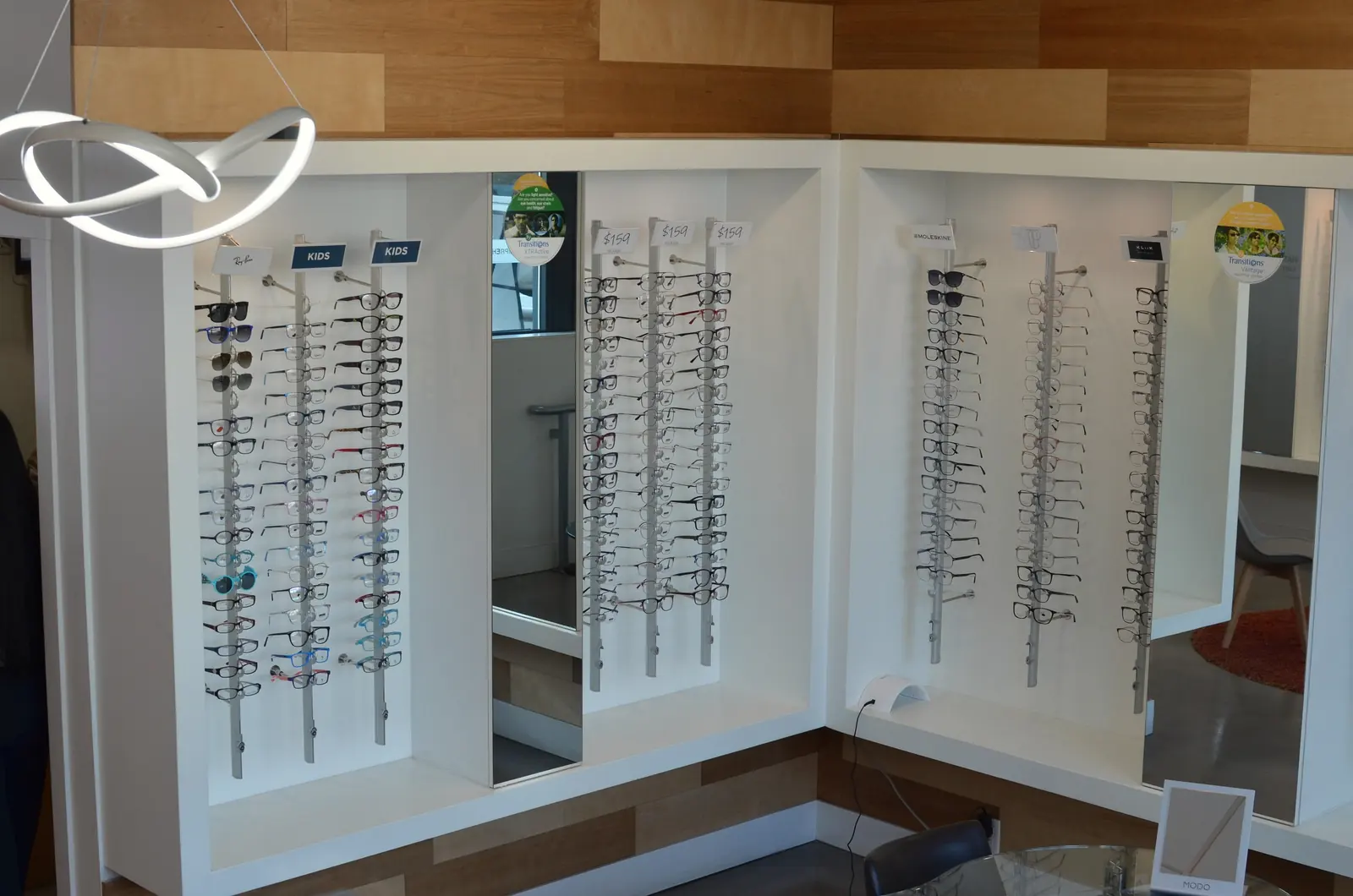 Frame displays in the corner of the optical